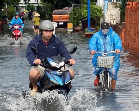 Hạ tầng chắp vá úng ngập triền miên