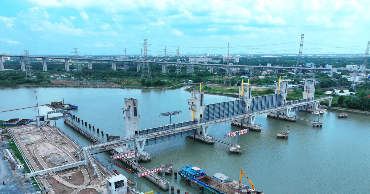 Chạy đua hoàn thiện dự án ngăn triều 10.000 tỷ đồng