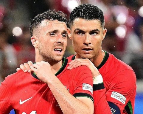 Ronaldo phẫn nộ, yêu cầu cấm vĩnh viễn CĐV xúc phạm Ruben Neves và cố cầu thủ Diogo Jota