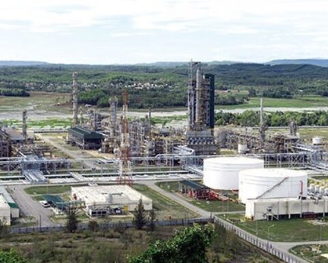 Khối ngoại trở lại bán ròng, cổ phiếu BSR ngược dòng thị trường
