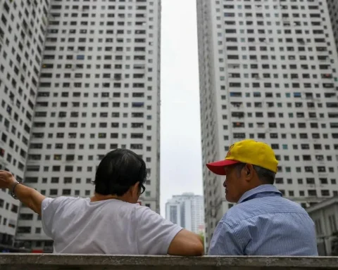 Cư dân chung cư vạn dân HH Linh Đàm lo lắng phải di dời sẽ đi đâu