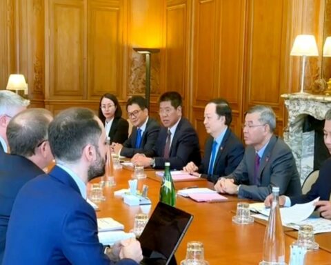 Bộ trưởng Ngô Văn Tuấn làm việc với Tổng Thư ký OECD, thúc đẩy quan hệ hợp tác toàn diện