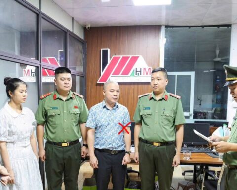 Khám xét khẩn cấp nơi làm việc, khởi tố một loạt giám đốc, môi giới bất động sản và kế toán