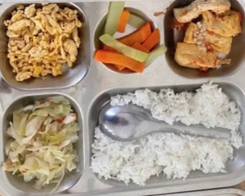 Hà Nội: Thêm một trường học tạm dừng bữa ăn bán trú để đổi đơn vị cung cấp