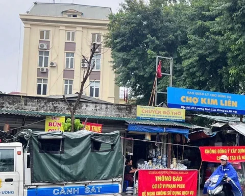 Chợ Kim Liên đóng cửa sau 34 năm