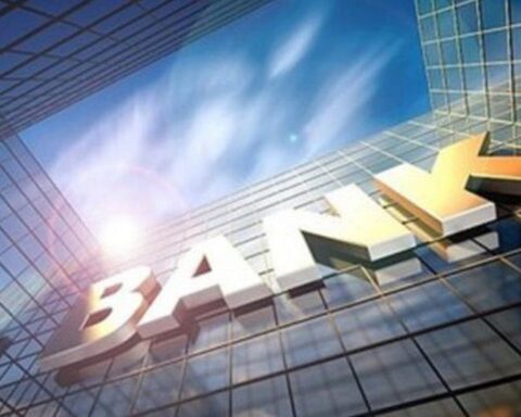 Một cổ phiếu ngân hàng tăng vọt gần 40% sau 1 tháng, vốn hoá vượt 72.000 tỷ đồng: Chuyện gì đang diễn ra?