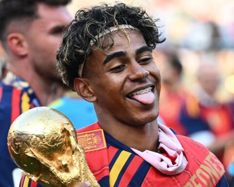 Thần đồng Lamine Yamal tự tin “số 1 thế giới sánh ngang Mbappe, xứng đáng giành Quả bóng Vàng”