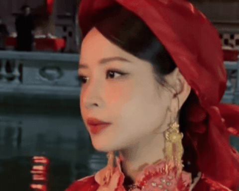 Mọi thứ hoá điên với nhan sắc của Chi Pu