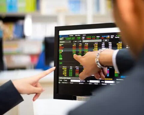 Khối ngoại tiếp tục “gom hàng” trong phiên VN-Index tăng 22 điểm, một cổ phiếu ngân hàng được rót hơn 200 tỷ đồng