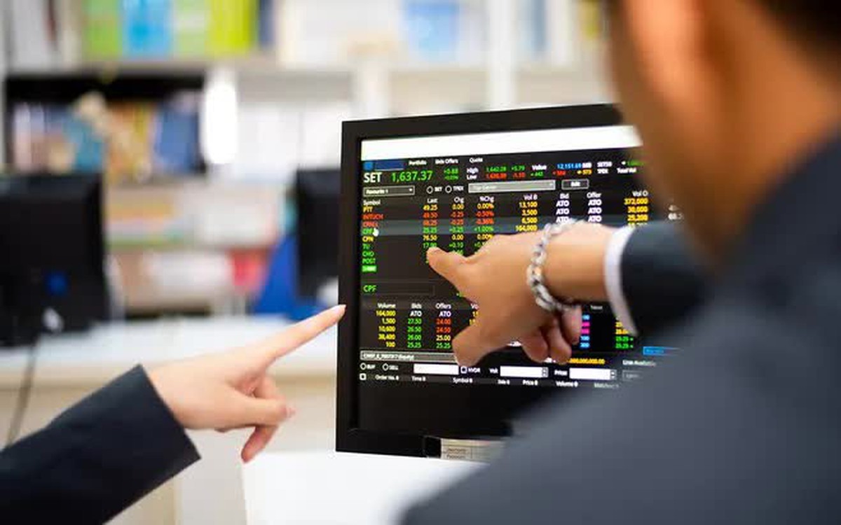 Khối ngoại tiếp tục “gom hàng” trong phiên VN-Index tăng 22 điểm, một cổ phiếu ngân hàng được rót hơn 200 tỷ đồng