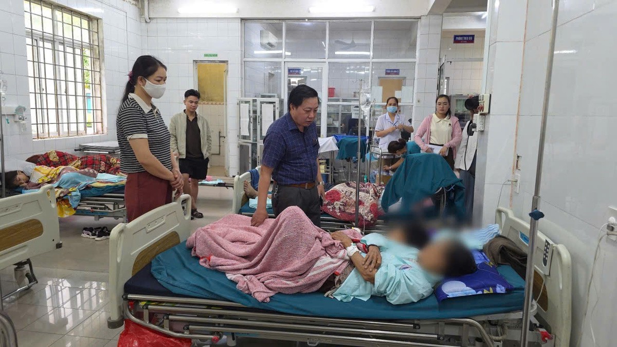 Nghi ngộ độc tập thể sau khi ăn bánh mì ở Quảng Trị: Thêm 20 người nhập viện