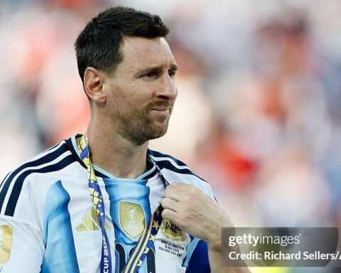 Messi bất ngờ trở lại đội tuyển Argentina