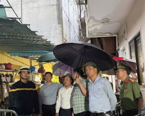 Chủ tịch Hà Nội kiểm tra hiện trường vụ cháy nhà khiến 5 người tử vong