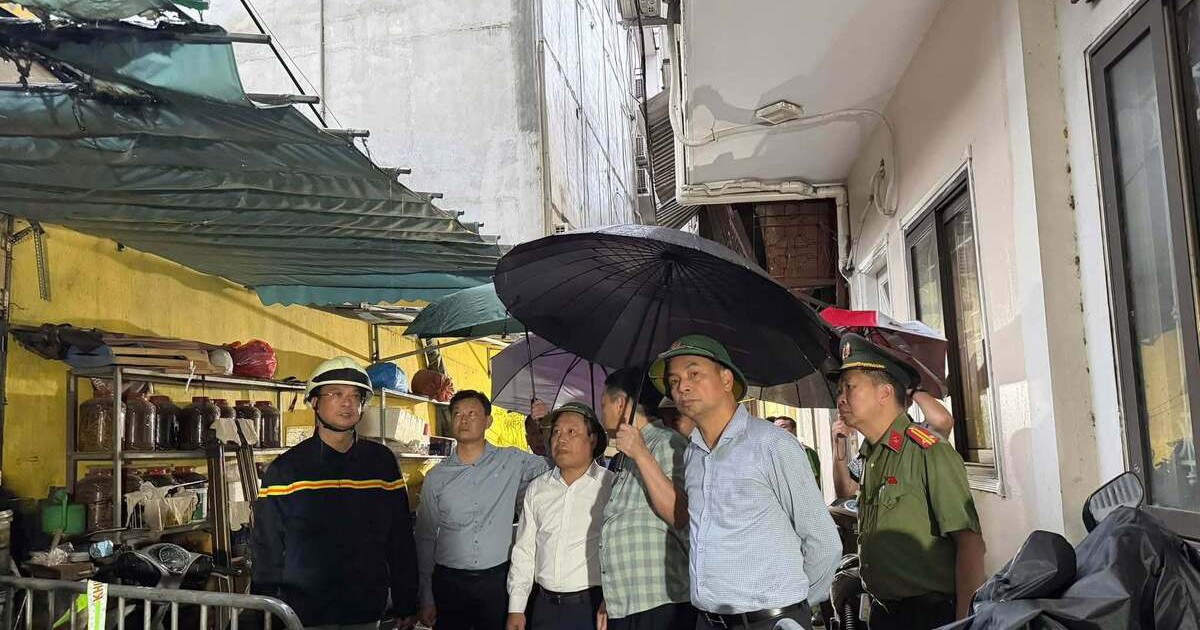 Chủ tịch Hà Nội kiểm tra hiện trường vụ cháy nhà khiến 5 người tử vong
