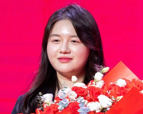 Chân dung nữ chủ tịch SN 2001 quê Ninh Bình, nhận bằng khen của Tổng thống Mỹ từ lớp 8