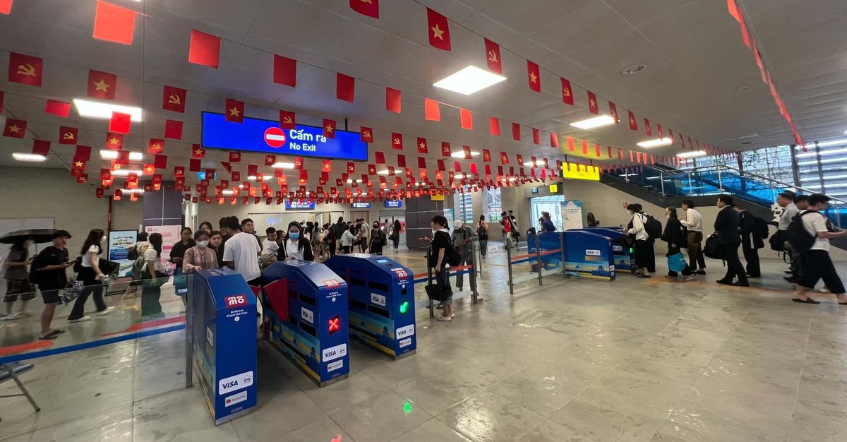 Tuyến Metro Nhổn – ga Hà Nội phát huy thế mạnh khi Thủ đô ngập lụt, tắc đường