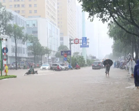 Vì sao dự án hồ điều hòa hơn 600 tỷ đồng đã vận hành, đường huyết mạch vẫn ngập?