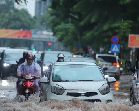Nguyên nhân Hà Nội ngập sâu hơn 40 điểm
