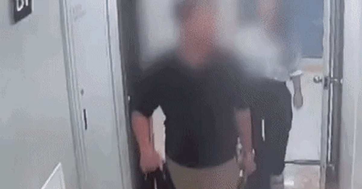 Nữ ca sĩ lộ clip ngoại tình trong thang máy thua kiện, khóc nghẹn thanh minh mà chả ai thương: “Tôi cũng là nạn nhân”