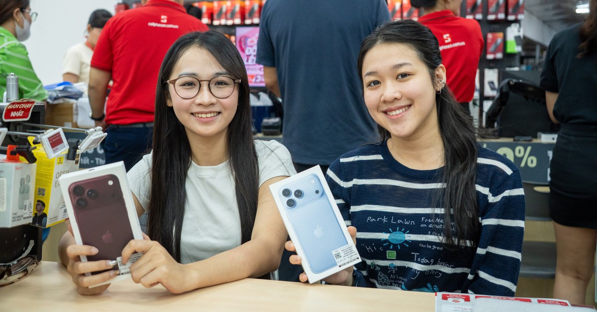 Người dùng Việt háo hức nhận iPhone 18 Pro, Pro Max ngay ngày đầu mở bán
