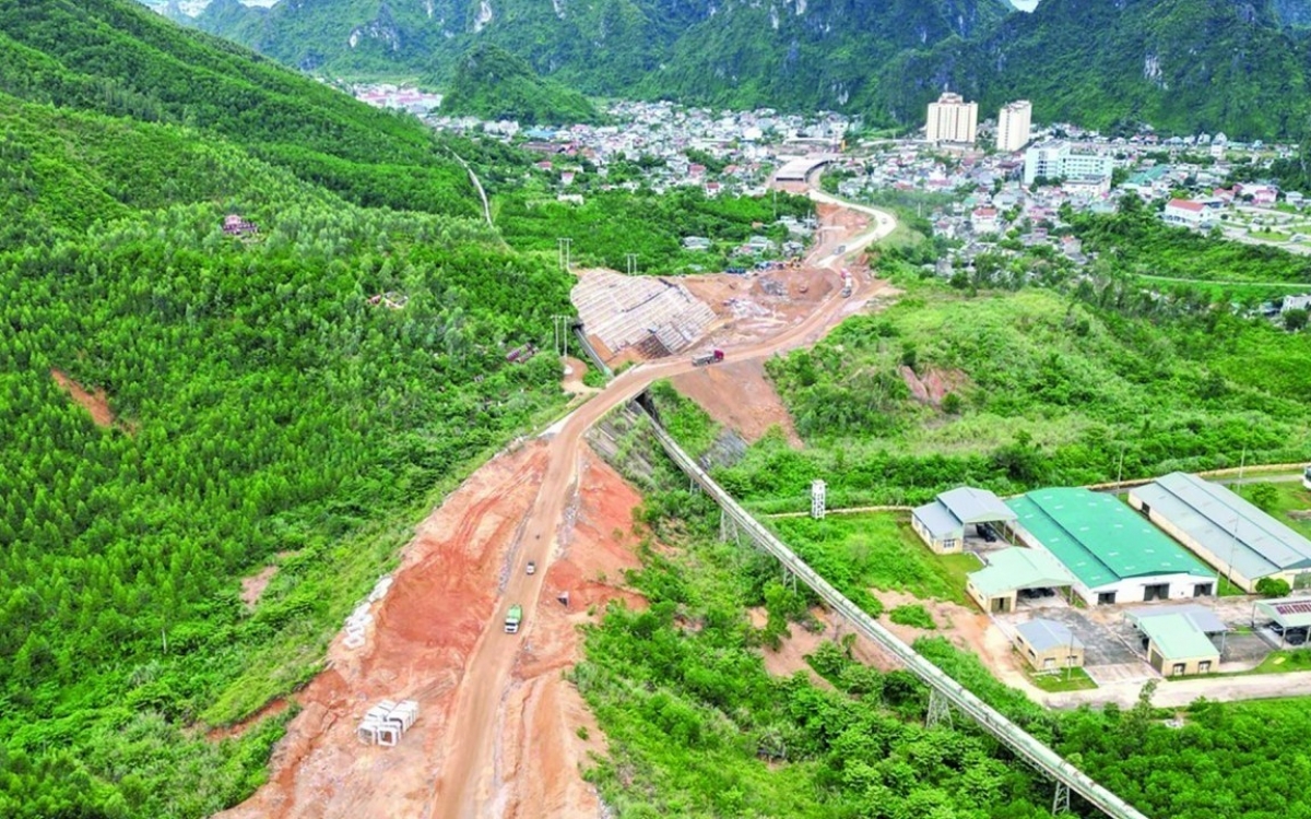 Đầu tư công mở đường, khơi thông nguồn lực