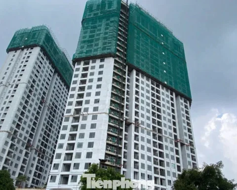 Giá nhà neo cao, doanh nghiệp ‘chăm khách’ thế nào?