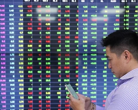 VN-Index đảo chiều trước giờ nâng hạng
