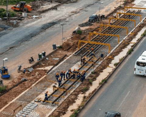 Đại lộ 10 làn xe nối sân bay Phú Quốc với công trình chưa từng có tại Việt Nam: Tuyến đường LRT chạy ở giữa, cảnh quan được thiết kế bởi đơn vị Belt Collins danh giá bậc nhất thế giới