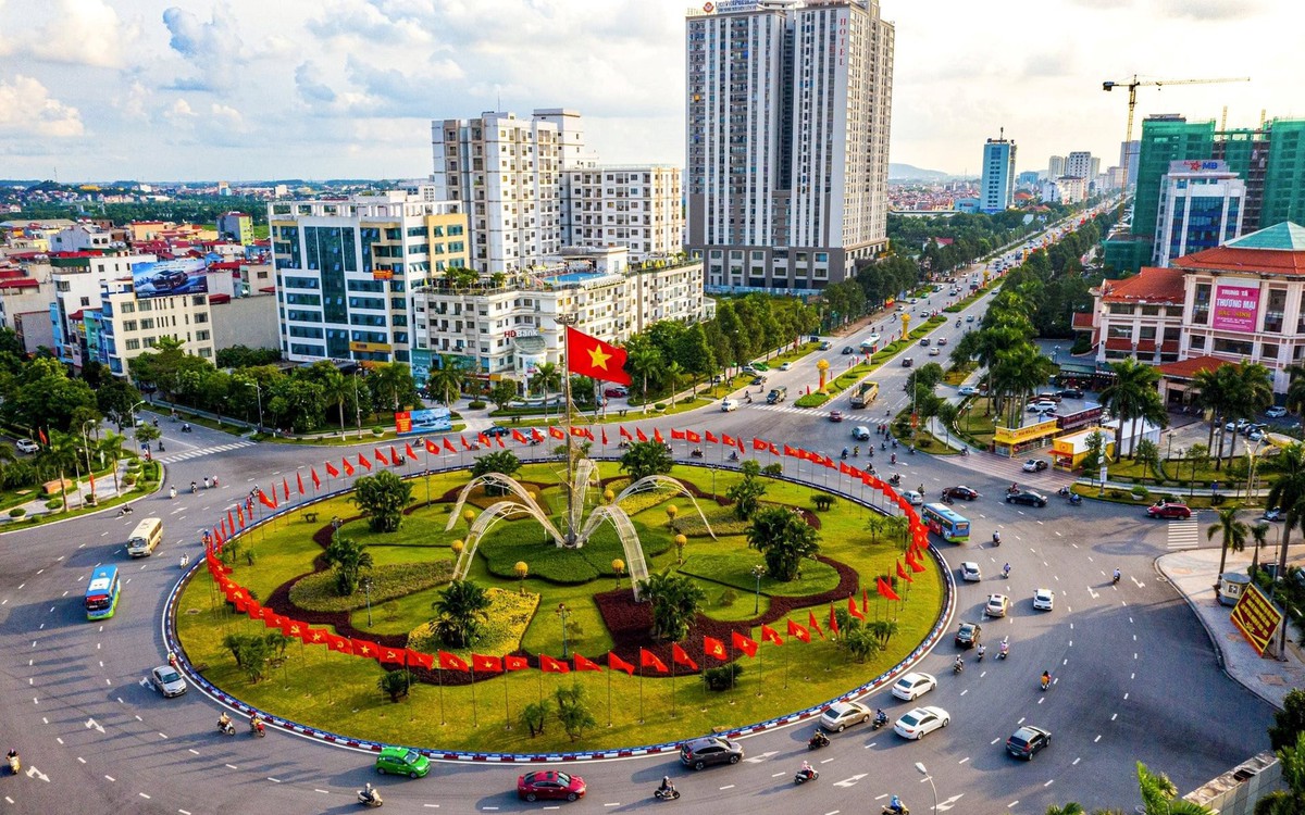 Ngày mai, tỉnh được mệnh danh là “thủ phủ công nghiệp” của nước ta, nơi loạt ông lớn Vingroup, Sun Group, Phú Mỹ Hưng, T&T đổ về làm khu đô thị, sẽ chính thức trở thành thành phố trực thuộc Trung ương