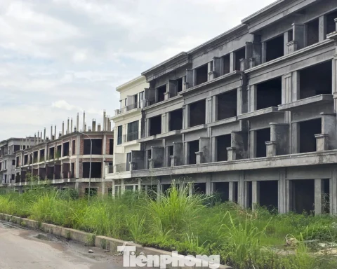 Hơn 1.000 nhà đầu tư chờ sổ đỏ tại dự án FLC ở Quảng Ninh
