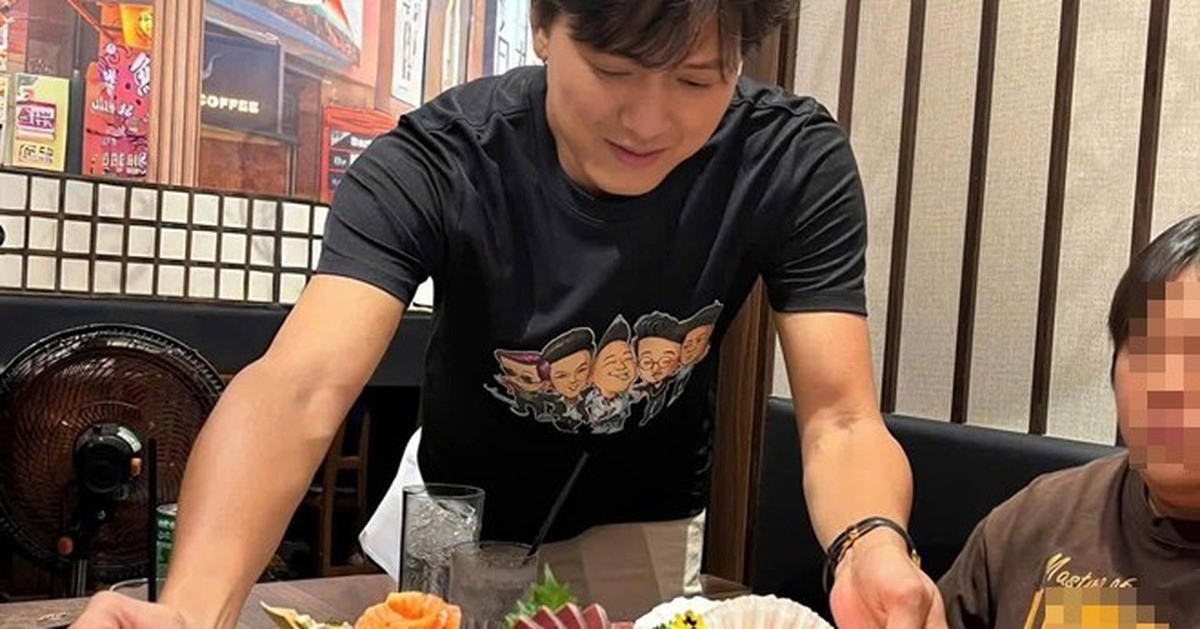 Nam nghệ sĩ đình đám đi bán sushi ở đường số 7, phường An Lạc, TP.HCM