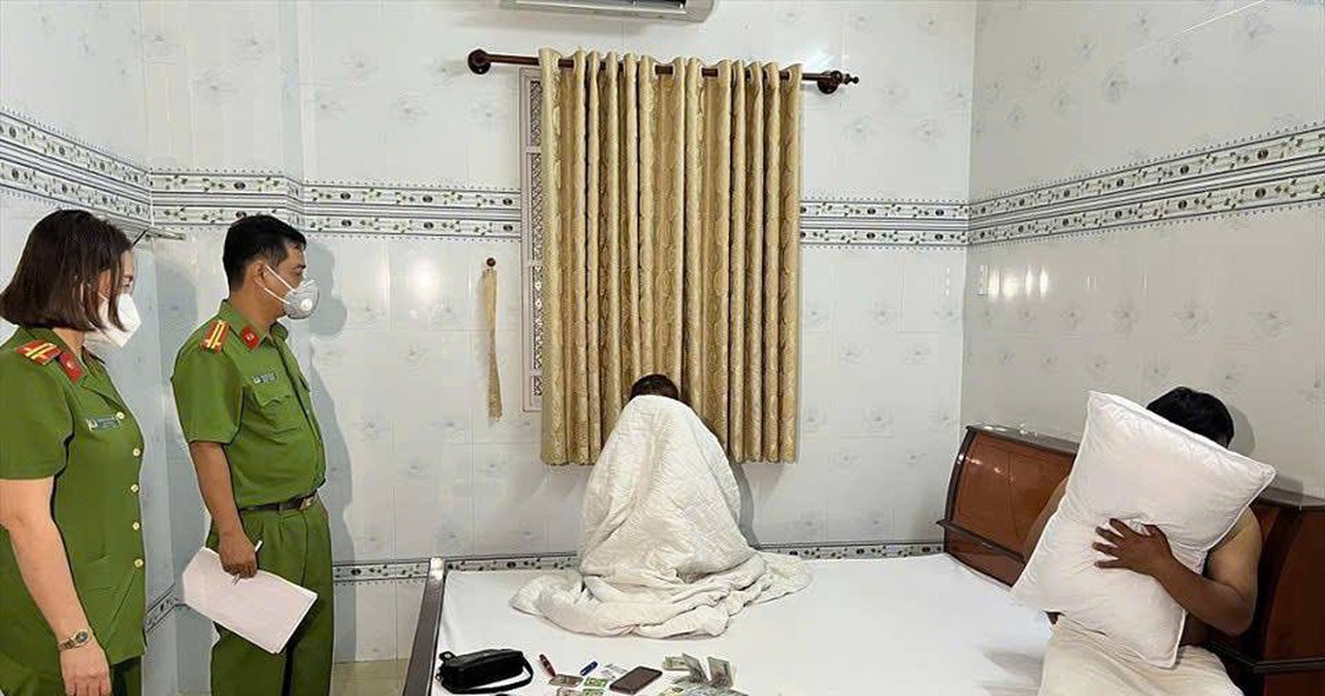 Kiểm tra homestay lúc 0h30′, phát hiện đường dây “sex tour” giá 10-15 triệu đồng/lượt