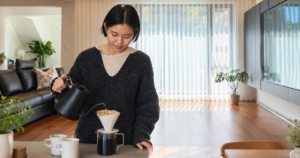 Nhà lúc nào cũng gọn nhưng vợ tôi gần như không phải dọn nhiều: 8 cách giảm một nửa việc nhà đáng học theo