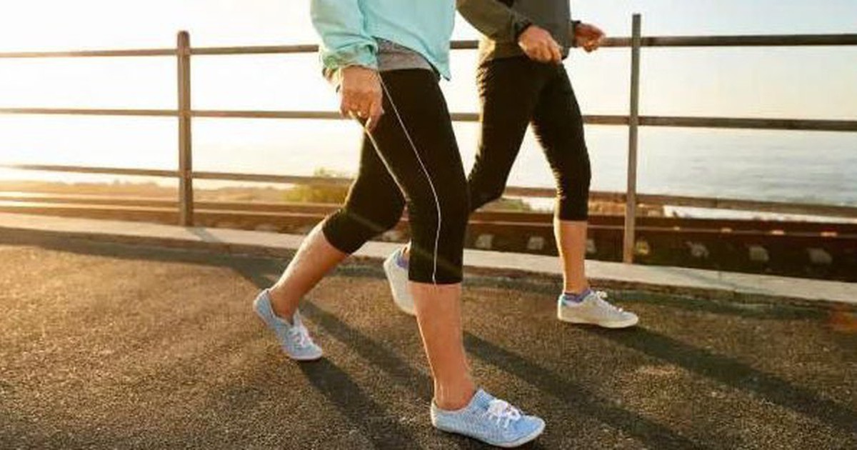 Bị gout, đi bộ mỗi ngày có giúp hạ axit uric?