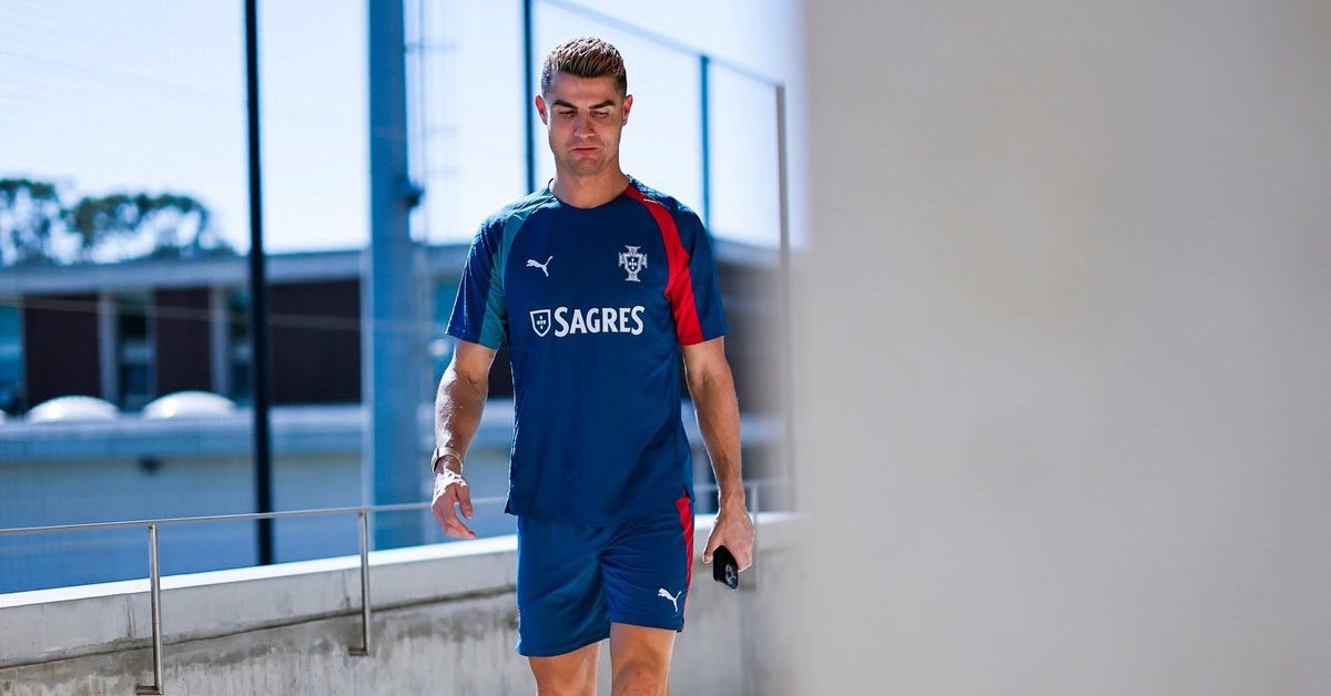 Nhìn khoảnh khắc này không nghĩ Ronaldo đã 41 tuổi