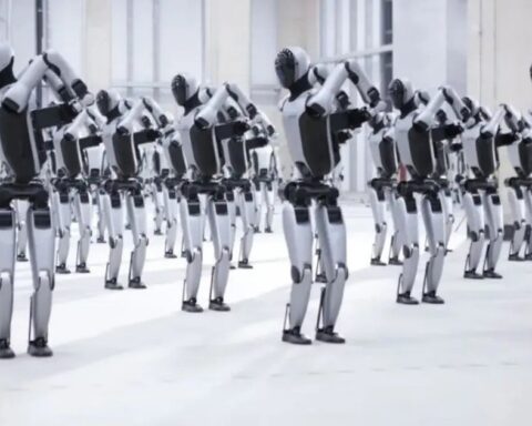 Nhà máy sản xuất 10.000 robot mỗi năm, cứ 10 phút chế tạo 1 robot hình người