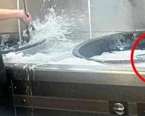 Scandal trường mầm non dùng chảo nấu để cọ nắp cống gây kinh hãi ở Trung Quốc