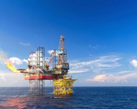 “Đại gia” dầu khí Việt Nam tham gia siêu dự án có 7 hạng mục ngoài khơi nặng hơn 78.000 tấn, doanh thu dự báo vượt 39.000 tỷ