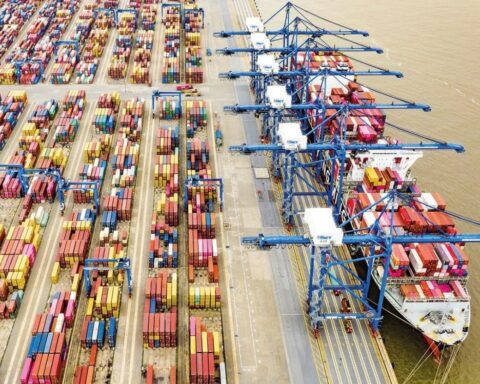 Tiếp đà tăng trưởng hai con số