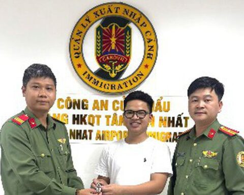 Công an sân xác minh hàng loạt túi xách 500 triệu, đồng hồ Rolex 600 triệu… nằm rải rác ở sân bay Tân Sơn Nhất