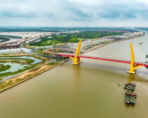 Tỷ phú Phạm Nhật Vượng chi hơn 2 tỷ USD biến hòn đảo gần 900ha từ vùng đất biệt lập thành đại đô thị, kết nối trung tâm chỉ 5 phút