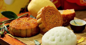 Từ vầng trăng đến mâm cỗ: Vì sao Trung Thu không thể thiếu bánh nướng, bánh dẻo?