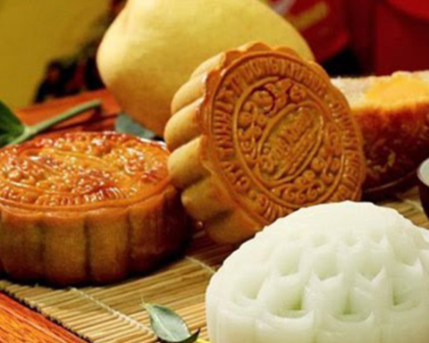 Từ vầng trăng đến mâm cỗ: Vì sao Trung Thu không thể thiếu bánh nướng, bánh dẻo?