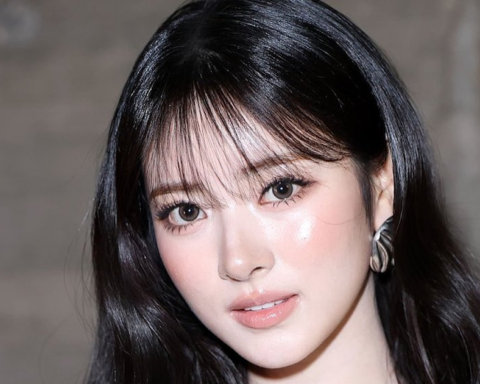 Đã rõ lý do mỹ nhân này được đề cử đẹp nhất thế giới: Nhan sắc “tạc tượng” chấp cả camera thường
