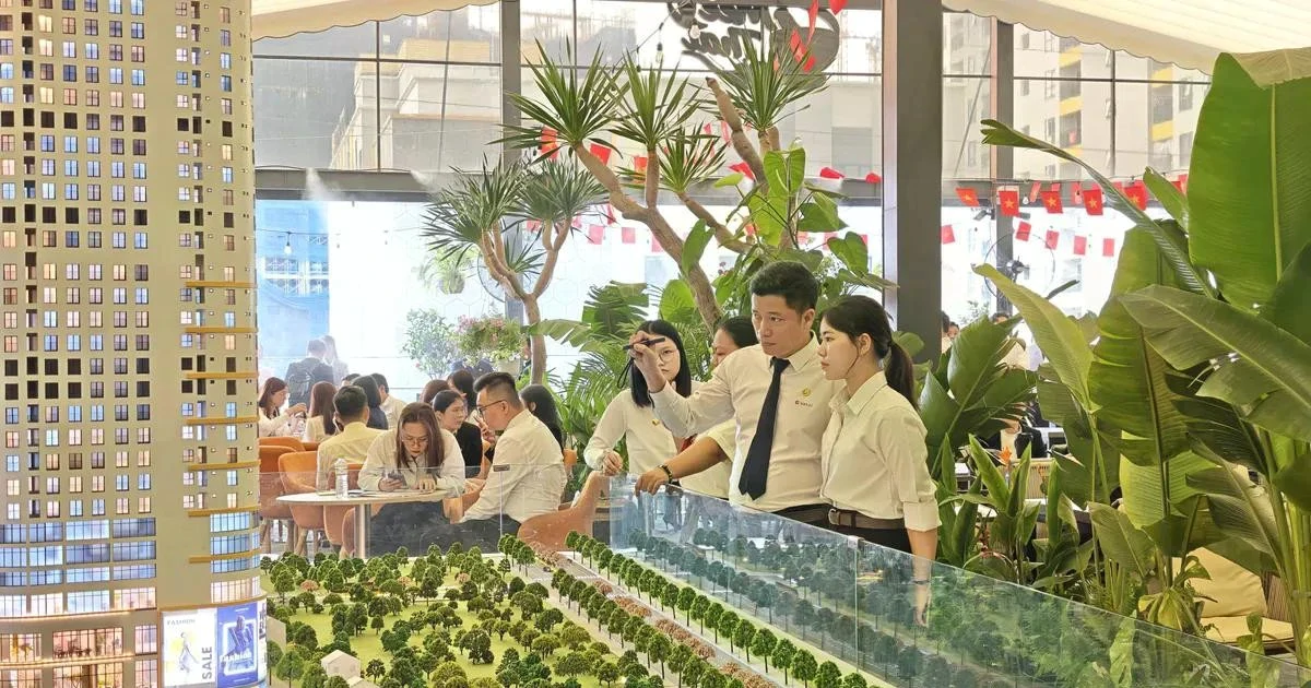 Nhà đầu tư vàng, chứng khoán đi ‘tàu lượn’, vì sao bất động sản hút dòng tiền?