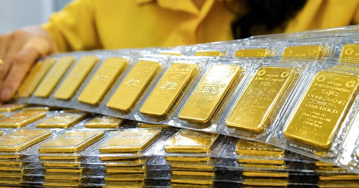 Giá vàng rơi về đáy sau 2 tuần