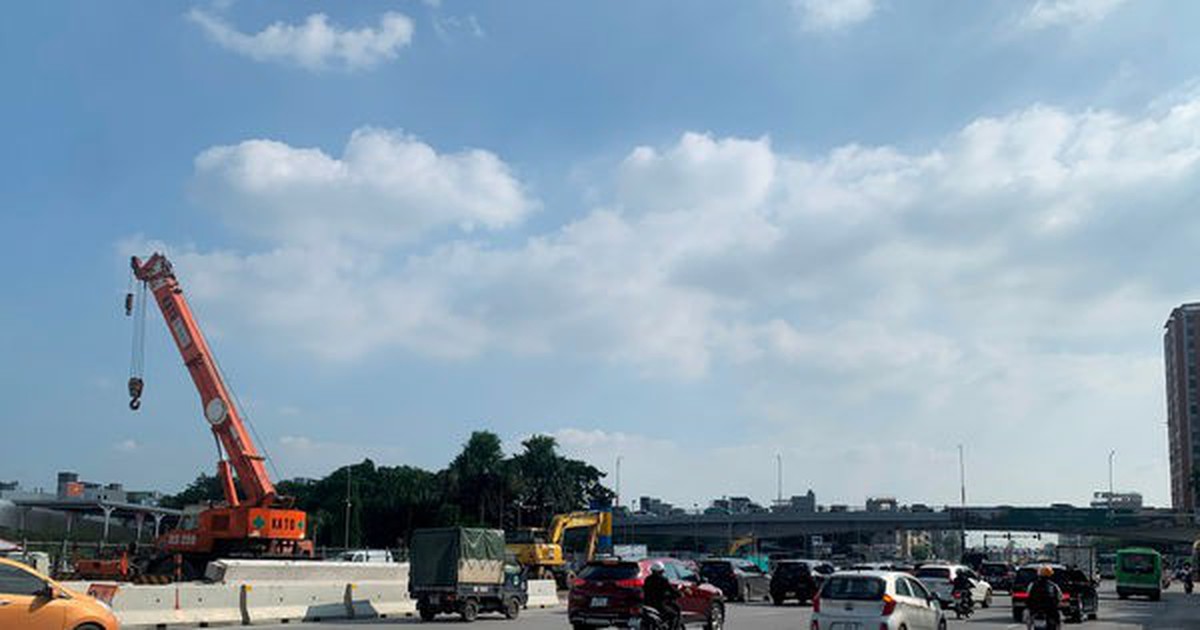 Hà Nội điều chỉnh điểm quay đầu trên đường Cổ Linh để thi công hầm chui
