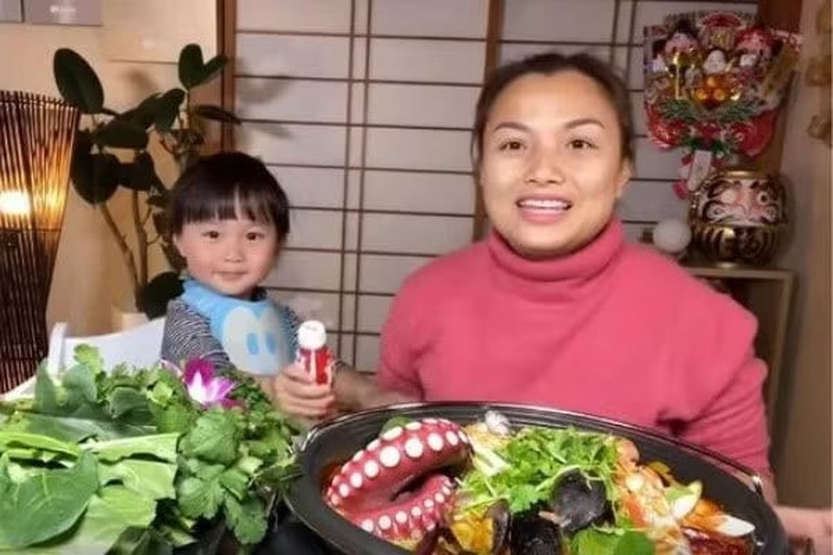 Thu nhập của Quỳnh Trần JP