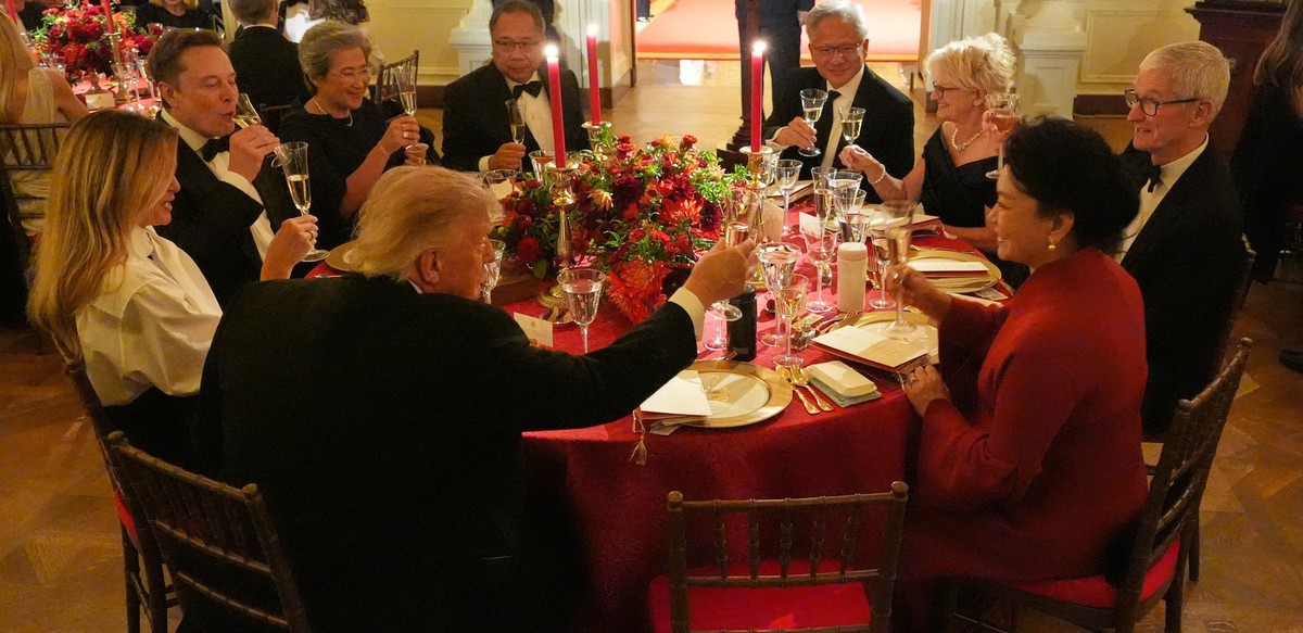 Hơn 130 khách dự quốc yến, 4 cái tên ngồi cùng bàn Tổng thống Donald Trump và Chủ tịch Trung Quốc Tập Cận Bình có gì đặc biệt?