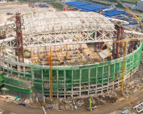 Mục sở thị mái vòm 8.600 tấn tự đóng mở của sân vận động PVF ở Hưng Yên